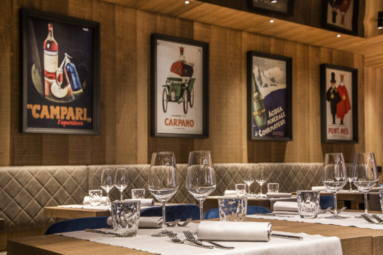 Atmosfera Raffinata del Ristorante Gourmet Courmayeur Les Jorasses